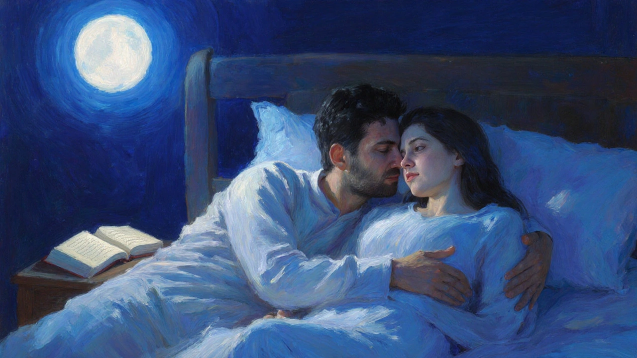 Муж обнимает жену в спальне при лунном свете, оба в скромной одежде, атмосфера спокойной близости.
